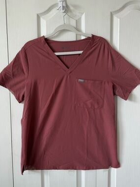 FIGS Scrub Top Women’s Large Mauve
